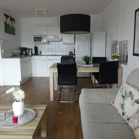 Beach 14 Apartment *